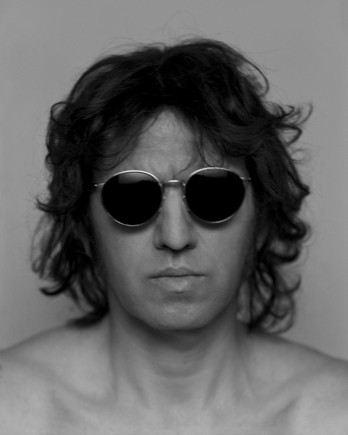 Anton Corbijn: IKOИEN